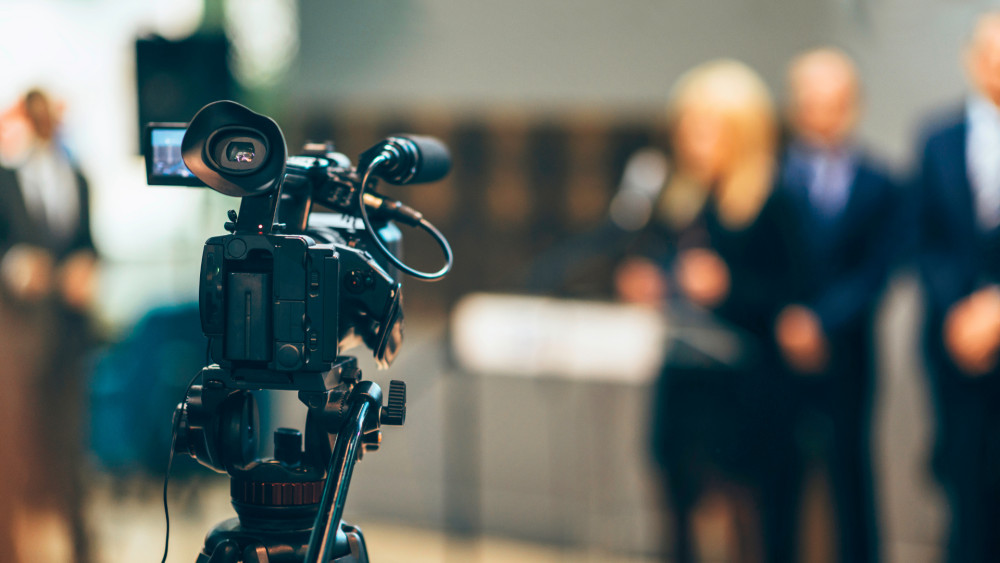 Government / Associations & Media